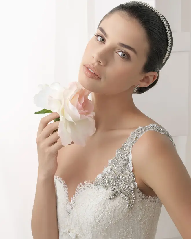 Spanish design house, Rosa Clara, has taken the wedding world by storm with their wedding dresses overflowing with romantic lace and bits of vintage ... - wedding-dresses-rosa-clara-2014-116-2