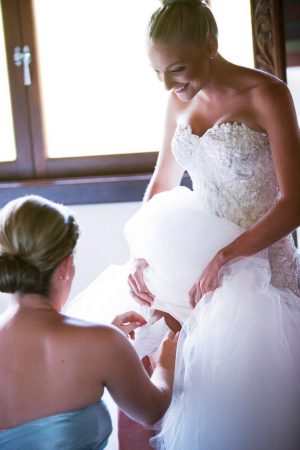 Bride getting ready - Noble Photography