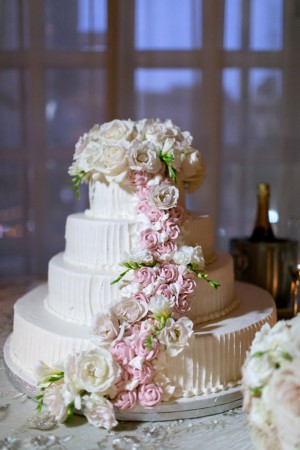 Floral wedding cake - Arte De Vie Photography
