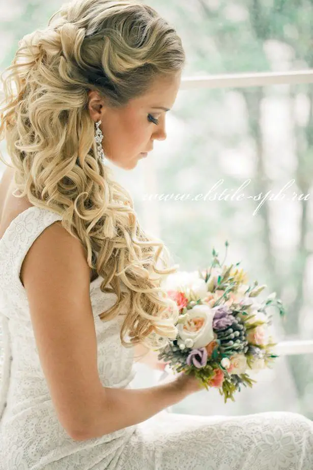 20 Stunning Curly Hairstyles Ideas For Indian Wedding Function | Curly  wedding hair, Long hair styles, Front hair styles