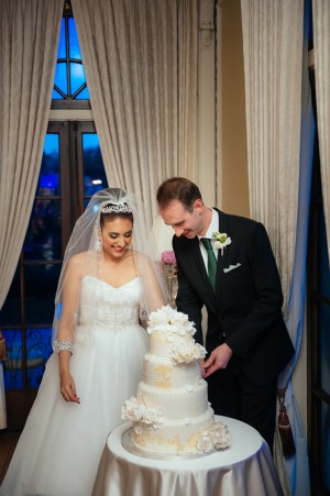 Wedding cake cutting - Will Pursell Photography