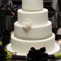 glamorous-modern-wedding-cake