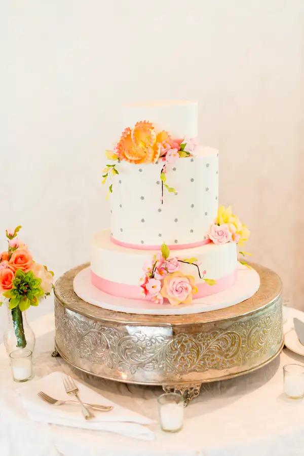 Modern Wedding Cake - Kirsten Smith Photography