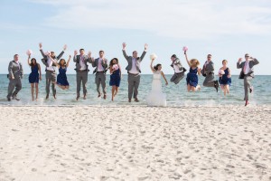 Fun wedding photo idea - Nicole Lopez Photography