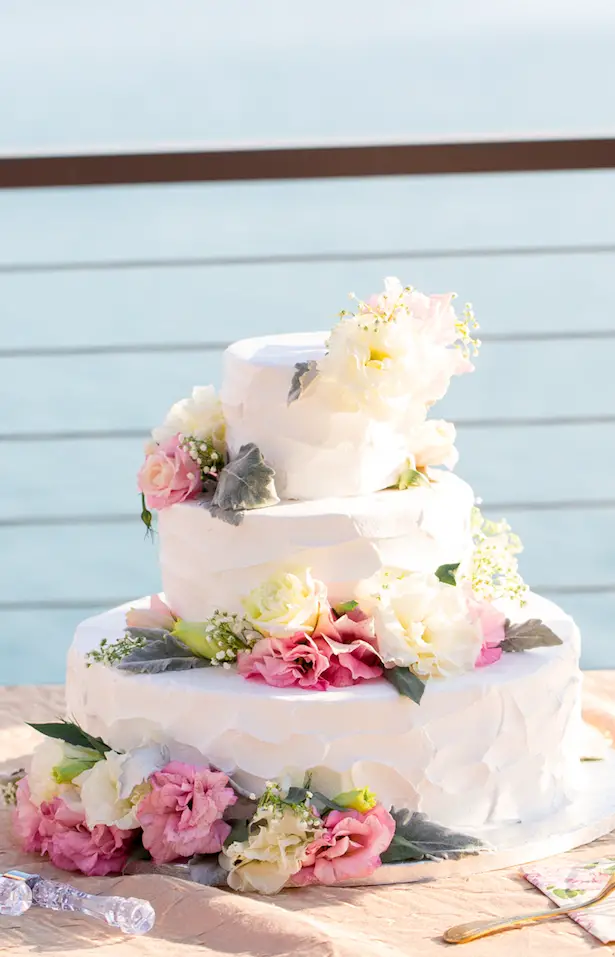Grey Bridesmaid Dresses - Wedding Cake - Captured by Solie Designs