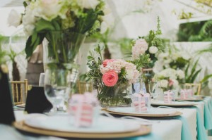 Aqua wedding table decoration - Paper Ban Photography