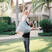 Ballerina wedding picture inspiration - Melanie Gabrielle Photography