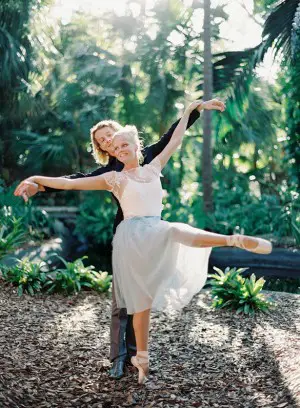 Ballet wedding picture inspiration - Melanie Gabrielle Photography