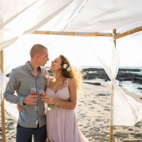 Beach wedding picture - Madison Baltodano Photography