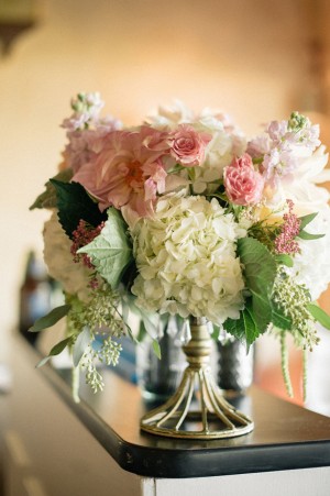 Wedding flower centerpiece - Melvin Gilbert Photography