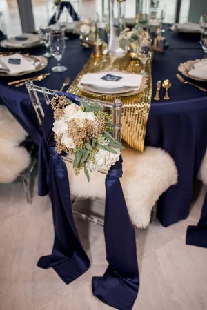 Blue wedding tables - Stacy Anderson Photography