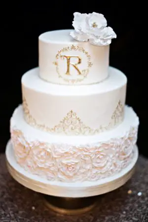 Classic Wedding Cake - Kristen Weaver Photography