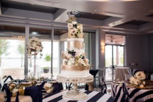 Gold wedding cake - Stacy Anderson Photography