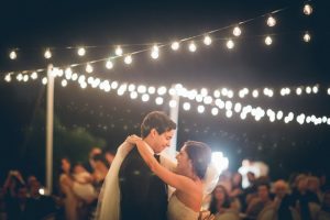 Romantic Wedding photo ideas - Kane and Social