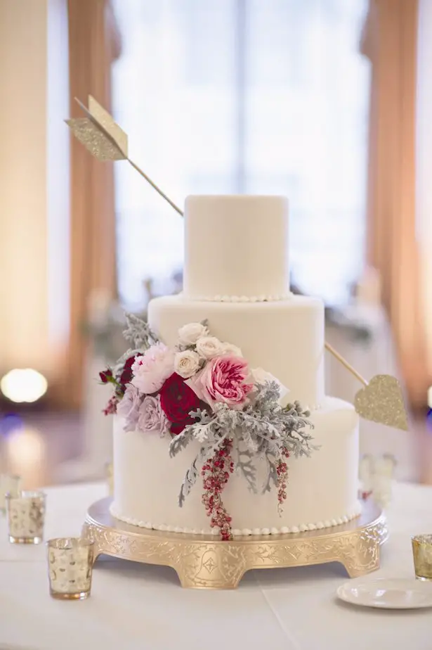 Winter Wedding Cake - Heather Saunders Photography