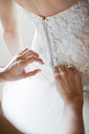 Bride getting ready - Noble Photography