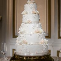 Floral wedding cake - Clane Gessel Photography