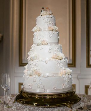 Floral wedding cake - Clane Gessel Photography