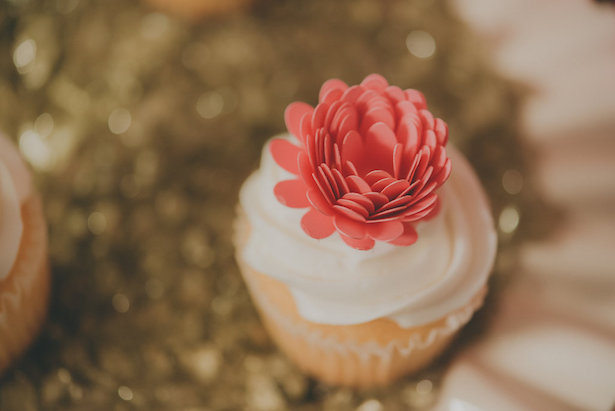 DIY Flower Cupcake Topper - Cristina Navarro Photography