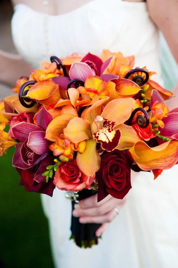 Fall Wedding Bouquets - VRAI Photography