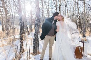 Wedding picture idea in the snow - Mathew Irving Photography