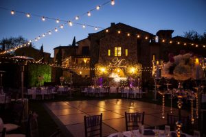 Outdoor Wedding venue - Life's Highlights