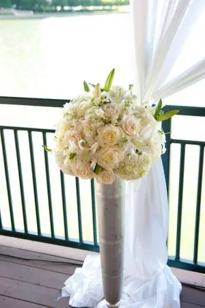 White wedding flowers - Tamytha Cameron Photography