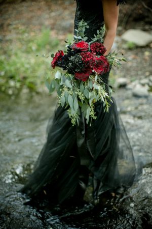 Elegant halloween wedding - Sweet Blooms Photography