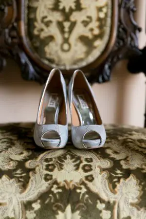 bridal shoes in champagne