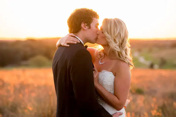 Wedding kiss - Life's Highlights