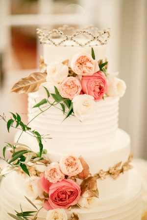 Romantic Floral Wedding Cake - Photography: Kina Wicks