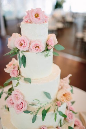 Romantic Floral Wedding Cake - Photography by Justine Bursoni