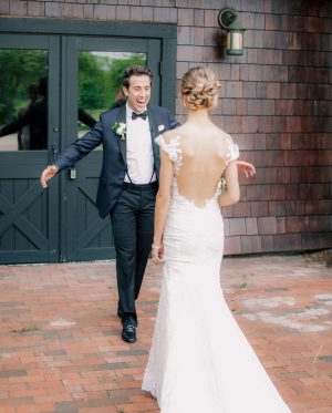 Bride and groom photo ideas - Clane Gessel Photography