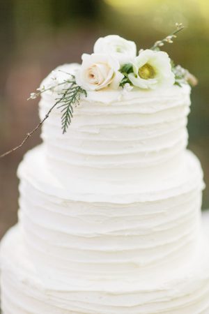 Classic wedding cake - Jennifer Fujikawa Photography