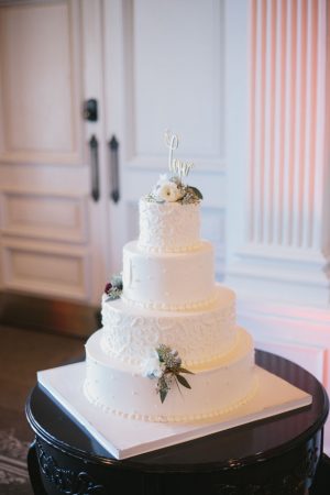 White wedding cake - OLLI STUDIO