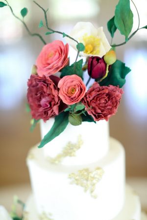 Floral wedding cake - Sarah Goodwin Photography