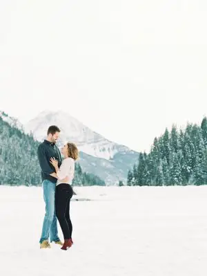 Outdoor engagement pictures - Mallory Renee Photography