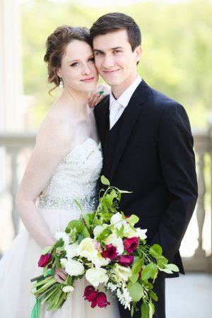 Stylish bride and groom - Sarah Goodwin Photography