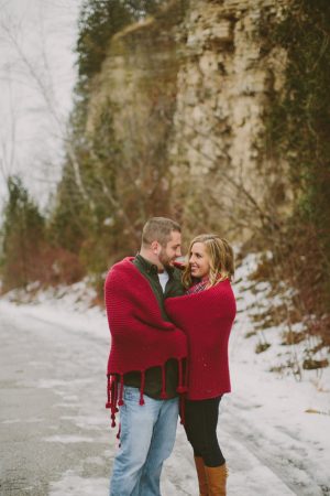 Sweet winter engagement picture ideas - Shaunae Teske Photography