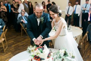 Wedding cake cutting - Shandi Wallace Photography