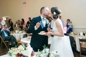 Wedding kiss - Shandi Wallace Photography