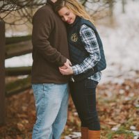 Winter engagement picture - Shaunae Teske Photography