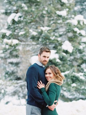 Winter engagement picture - Mallory Renee Photography
