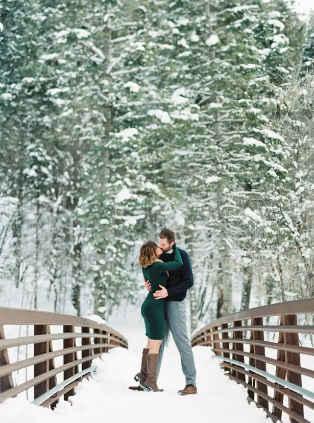 Winter engagement picture ideas - Mallory Renee Photography