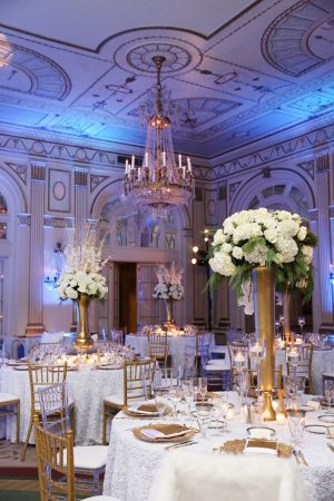Classic wedding decorations - BLUE MARTINI PHOTOGRAPHY