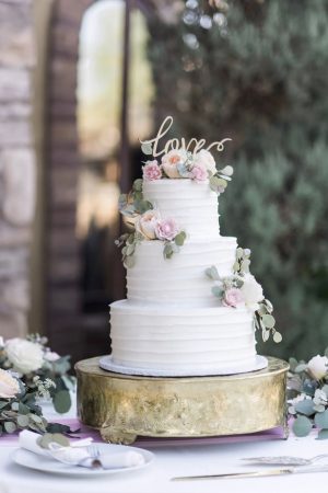 Floral wedding cake - William Innes Photography