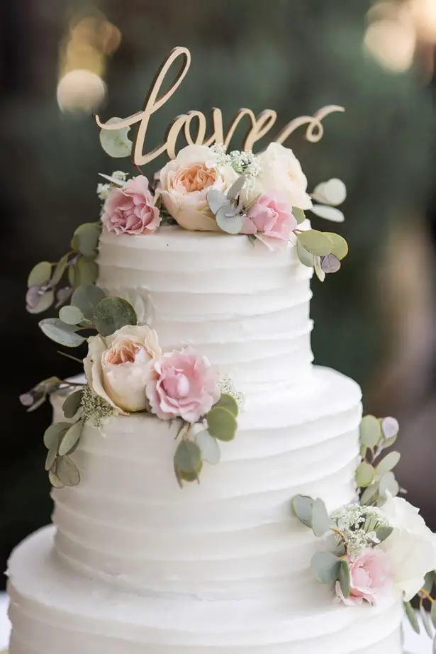 How to Put Fresh Flowers to a Cake - Chelsweets