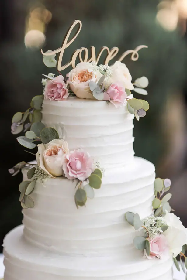 Floral wedding cake - William Innes Photography