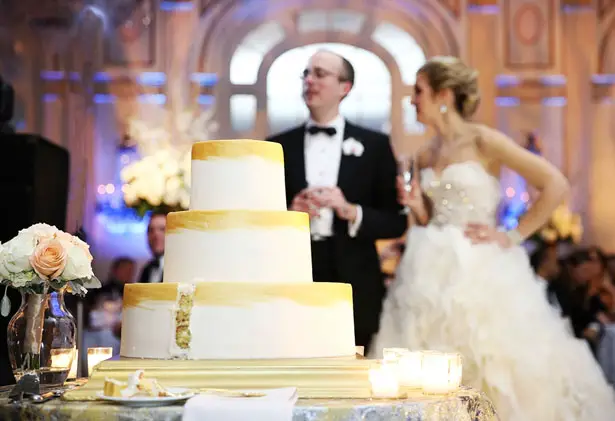 Gold wedding cake - BLUE MARTINI PHOTOGRAPHY