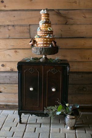 Wedding cake ideas - Erin Johnson Photography
